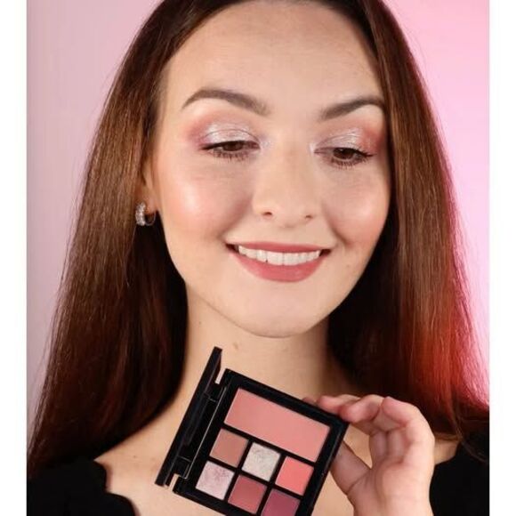 Whats Up Beauty Flirtique Eye & Cheek Palette Eyeshadow & Blush – NEW - Picture 2 of 9